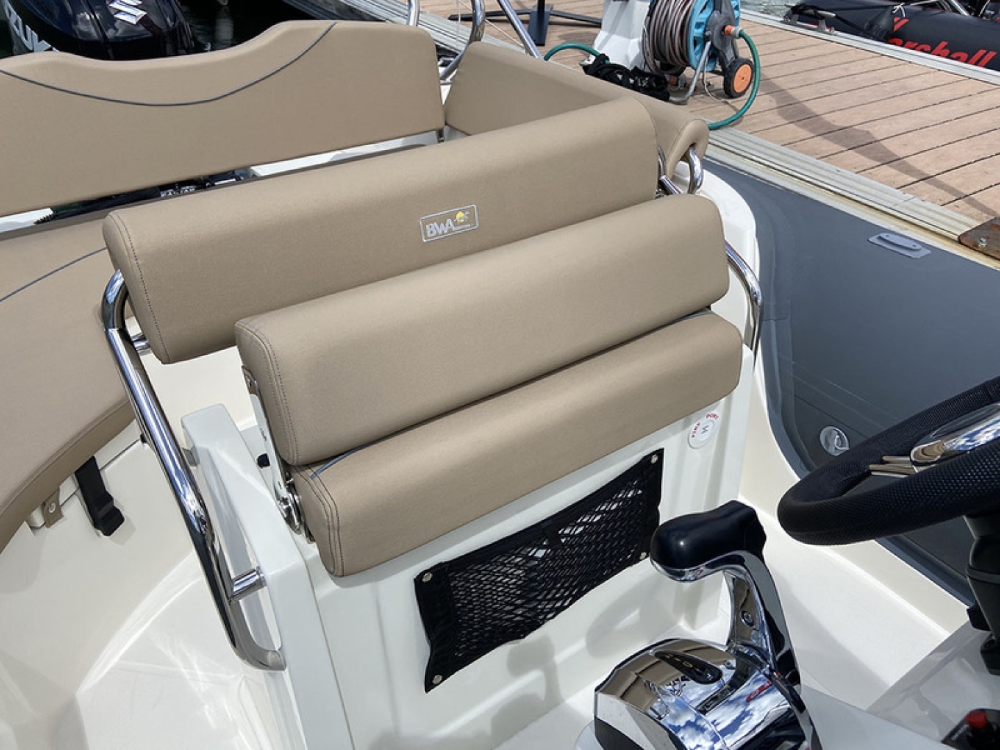 Picture 6 of announcement 6709