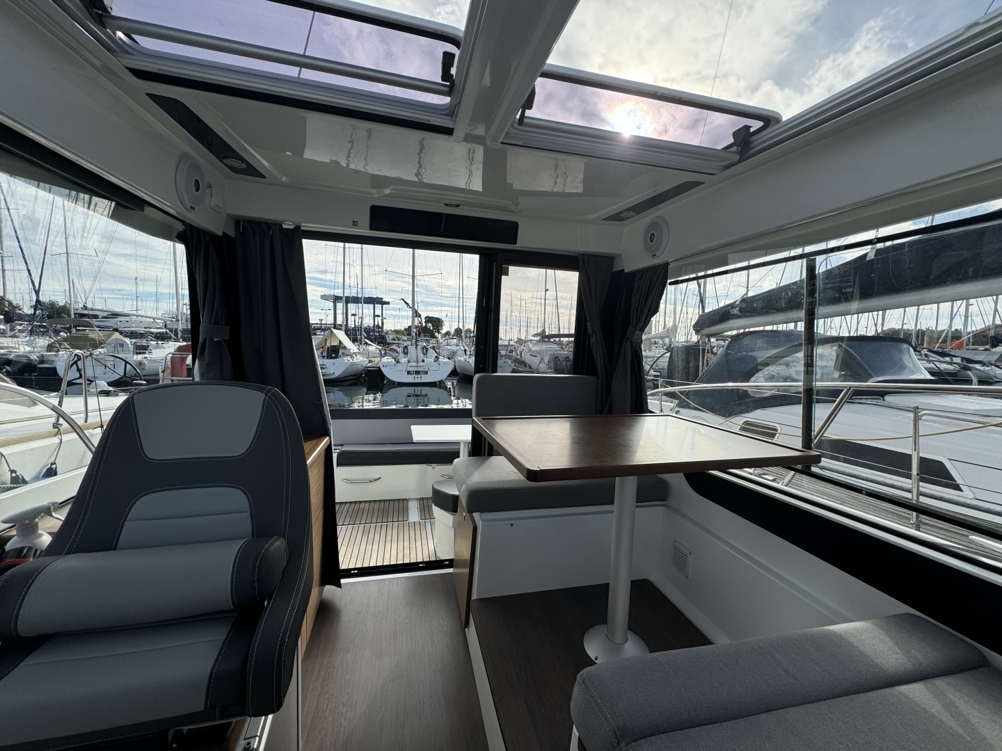 Picture 6 of announcement 20536