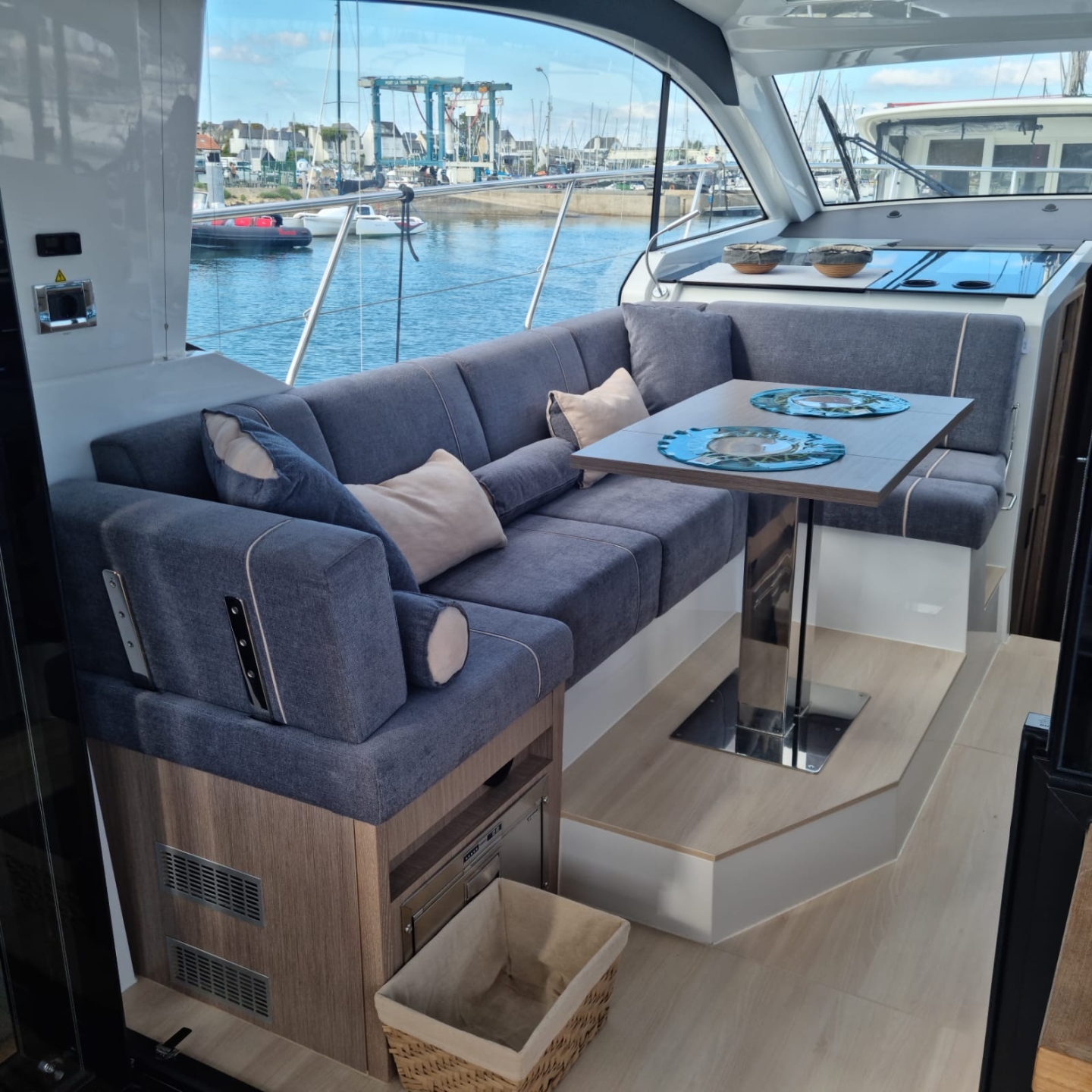 Picture 8 of announcement 22685