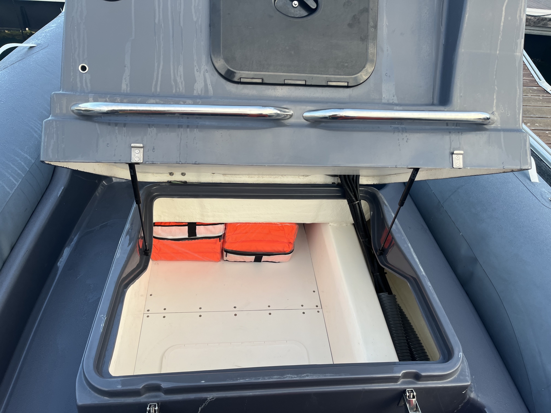 Picture 10 of announcement 24262