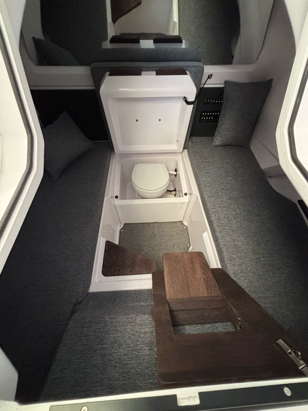 Picture 8 of announcement 28001